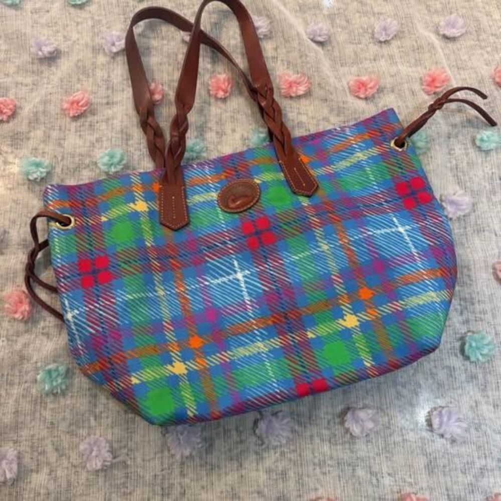 Dooney and Burke tote purse bag y2k cottagecore coastal grandmother
